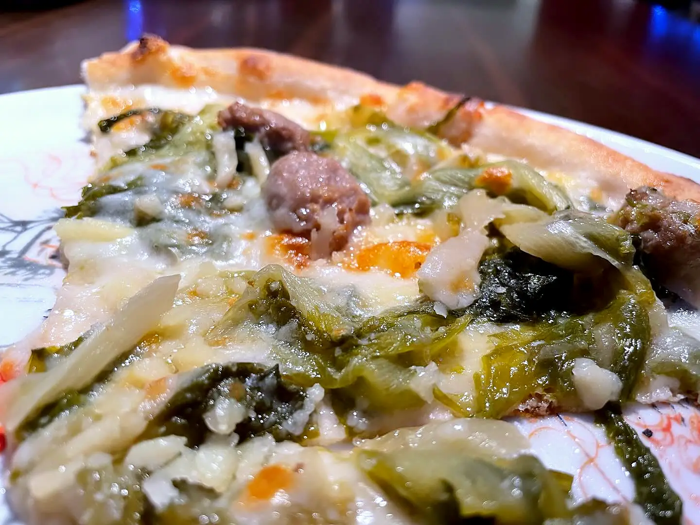 Pizza Verace mit Friarielli und Salsiccia